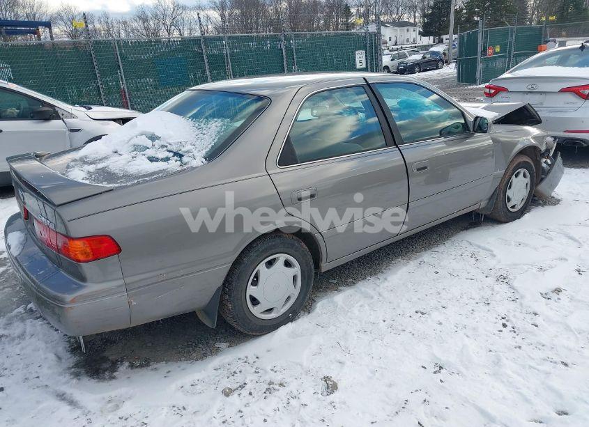 Photo 4 of 2000 Toyota Camry CE (VIN 4T1BG22KXYU714183)