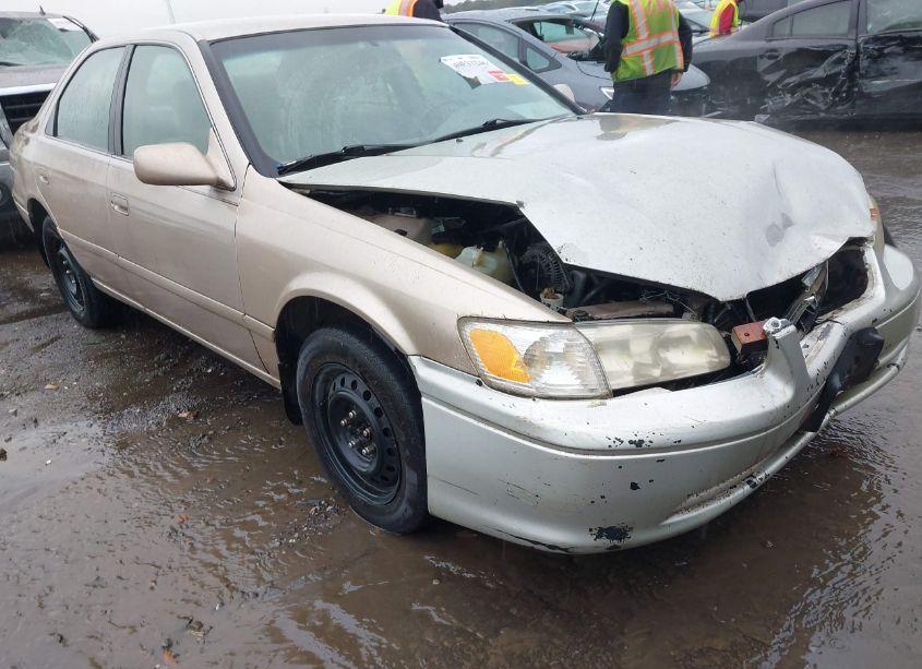 2000 Toyota Camry CE (VIN 4T1BG22KXYU749757) main photo