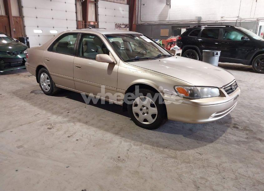 2000 Toyota Camry LE (VIN 4T1BG22KXYU975491) main photo