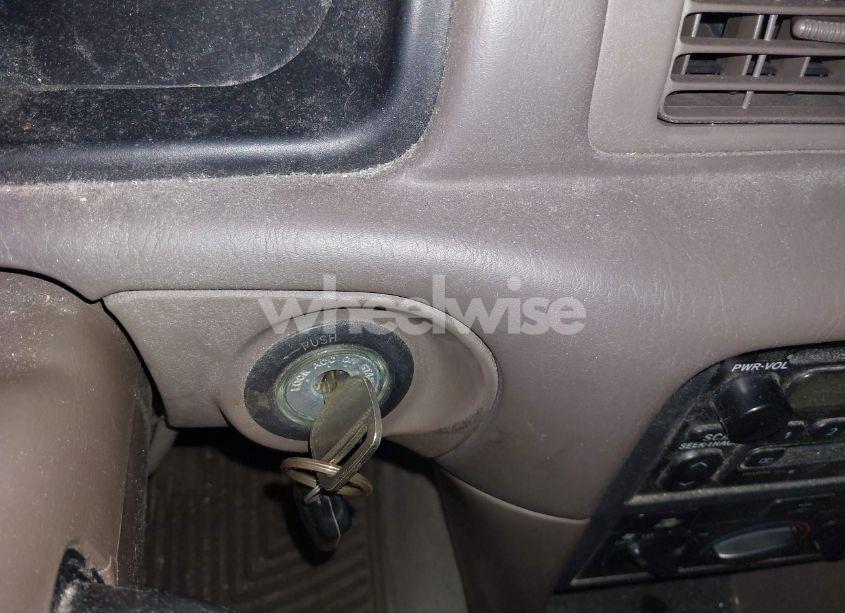 Photo 11 of 2000 Toyota Camry LE (VIN 4T1BG22KXYU975491)