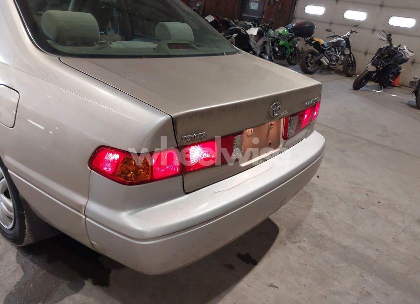 Photo 12 of 2000 Toyota Camry LE (VIN 4T1BG22KXYU975491)