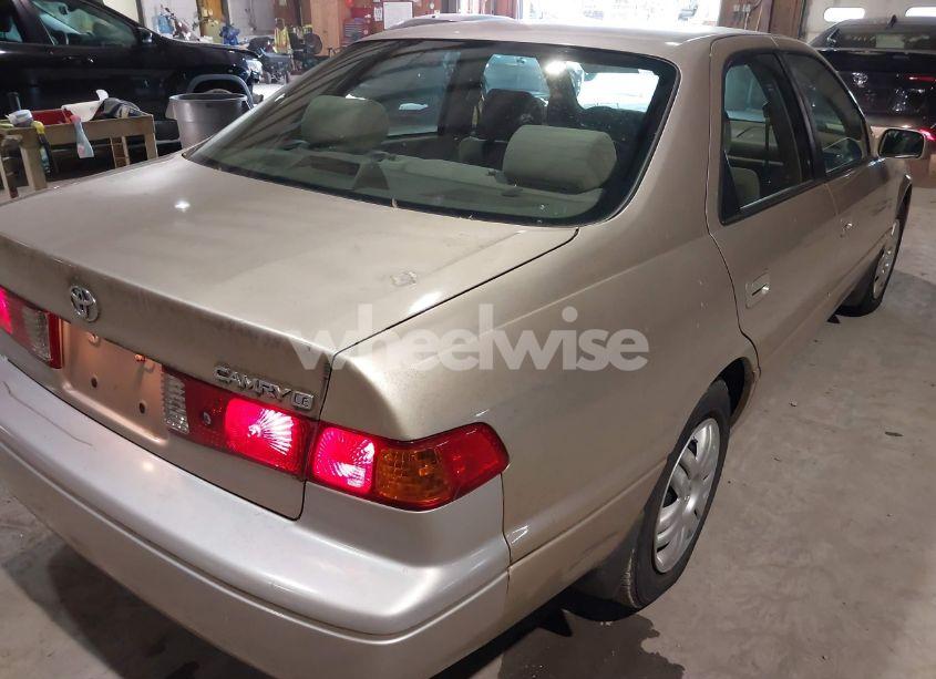 Photo 13 of 2000 Toyota Camry LE (VIN 4T1BG22KXYU975491)