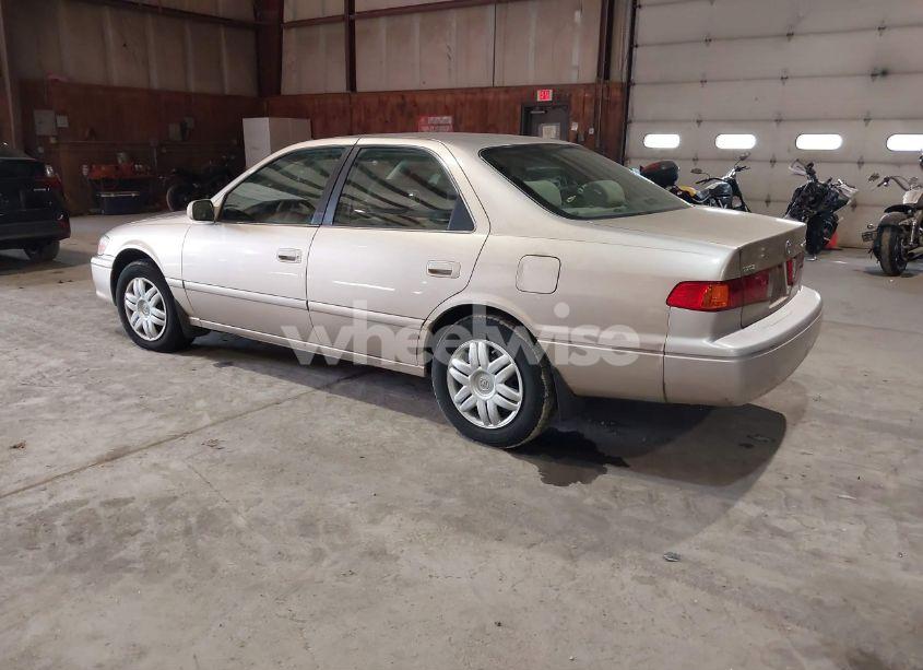 Photo 3 of 2000 Toyota Camry LE (VIN 4T1BG22KXYU975491)