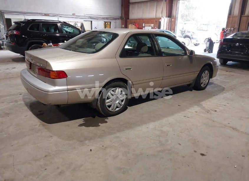Photo 4 of 2000 Toyota Camry LE (VIN 4T1BG22KXYU975491)