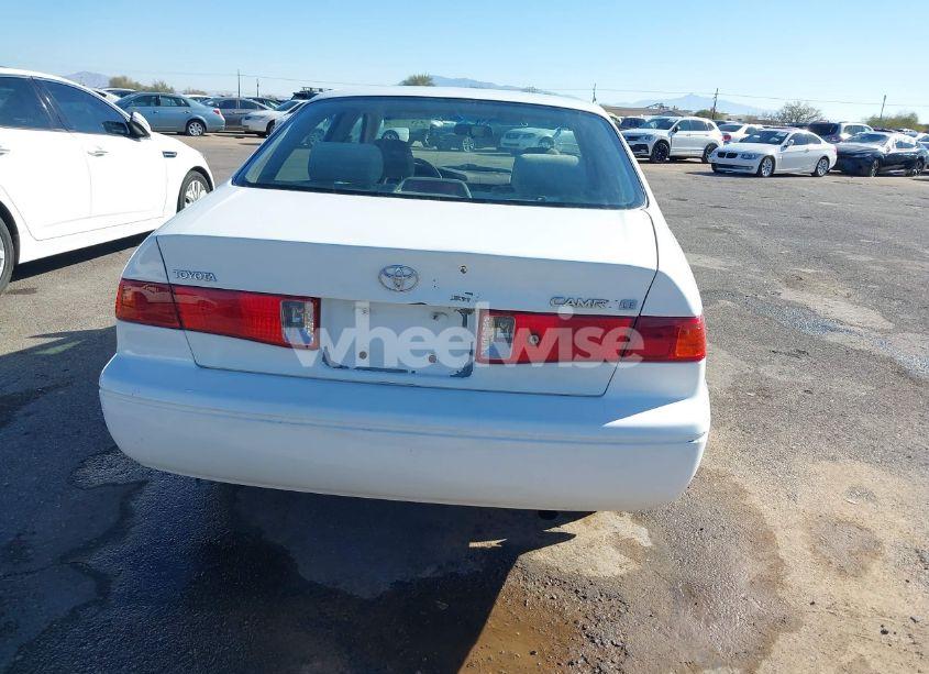 Photo 16 of 2000 Toyota Camry LE (VIN 4T1BG28K0YU926551)