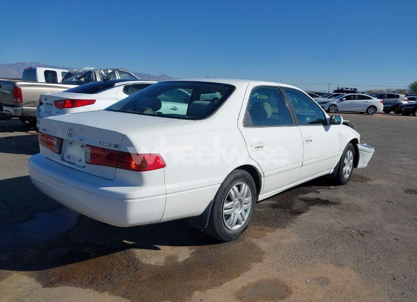 Photo 4 of 2000 Toyota Camry LE (VIN 4T1BG28K0YU926551)