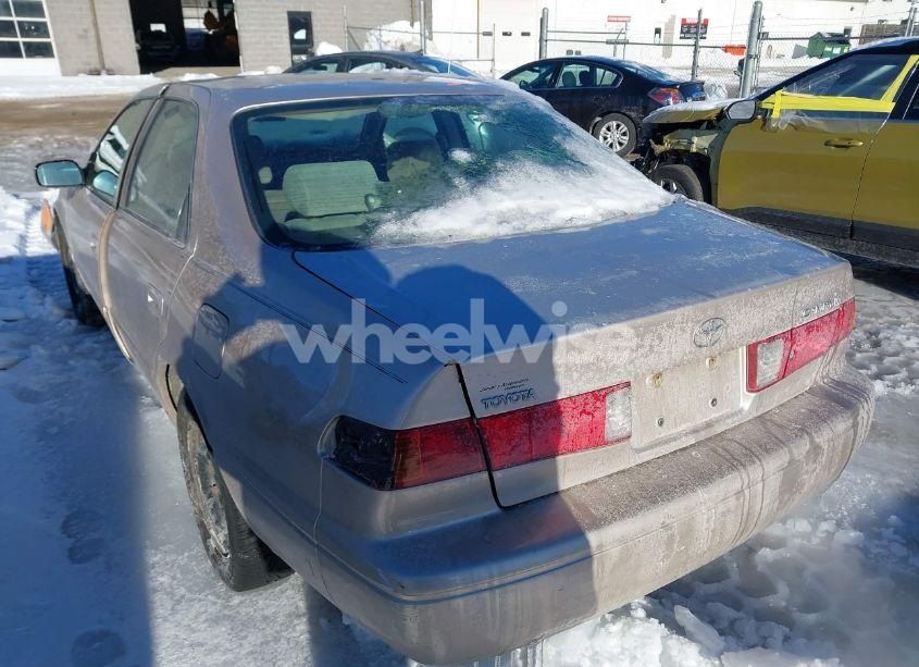 Photo 3 of 2000 Toyota Camry LE (VIN 4T1BG28K0YU957430)