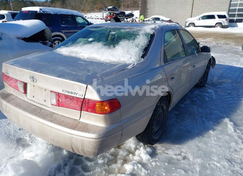 Photo 4 of 2000 Toyota Camry LE (VIN 4T1BG28K0YU957430)