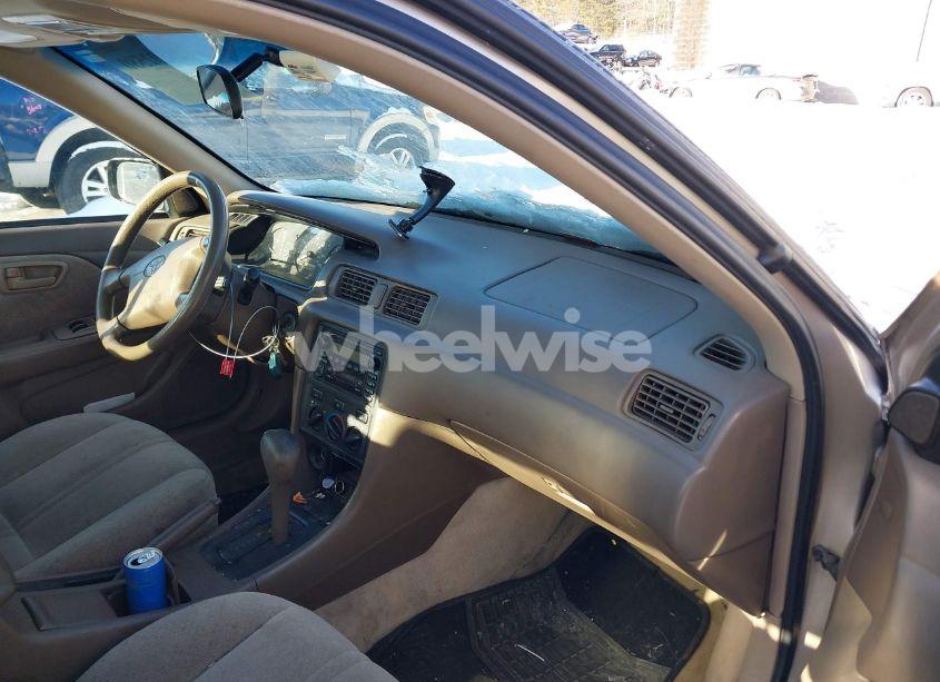 Photo 5 of 2000 Toyota Camry LE (VIN 4T1BG28K0YU957430)