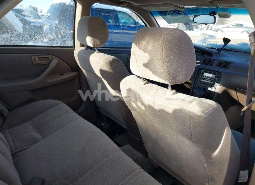 Photo 8 of 2000 Toyota Camry LE (VIN 4T1BG28K0YU957430)