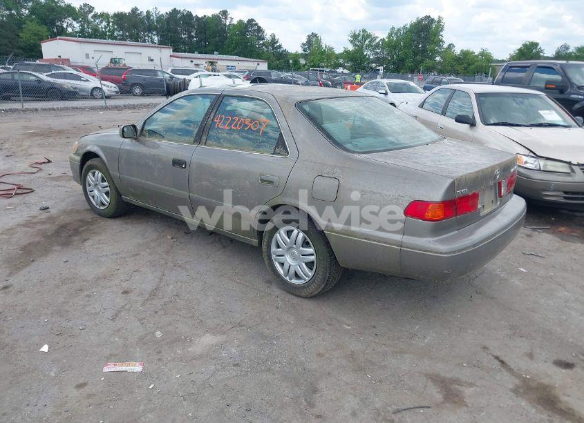 Photo 3 of 2001 Toyota Camry LE (VIN 4T1BG28K11U040227)