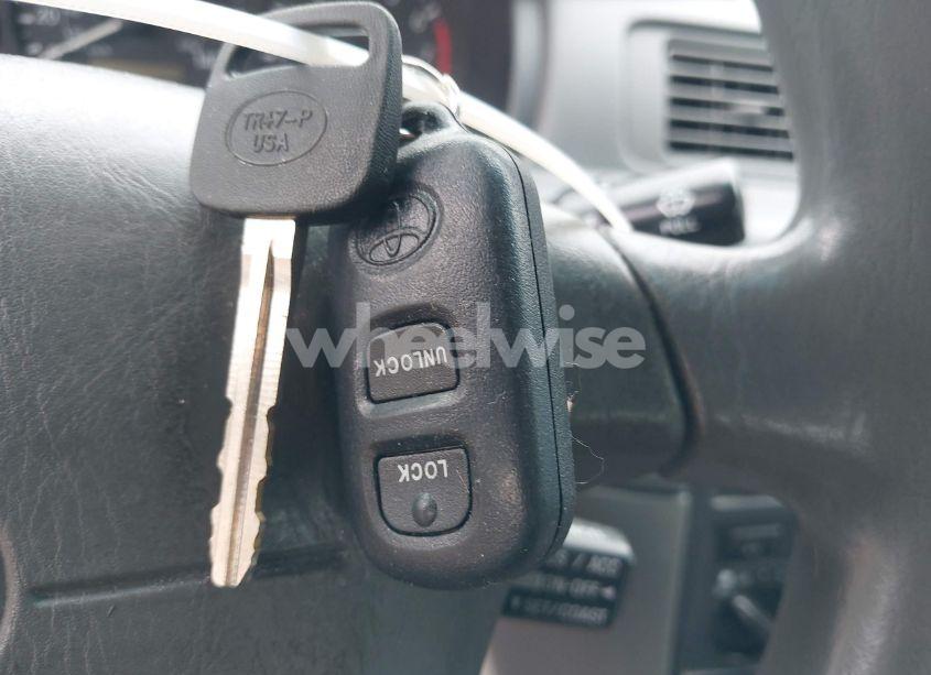 Photo 11 of 2000 Toyota Camry LE (VIN 4T1BG28K1YU683378)