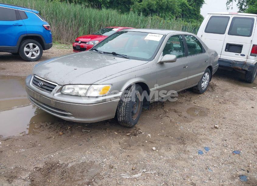 Photo 2 of 2000 Toyota Camry LE (VIN 4T1BG28K1YU683378)