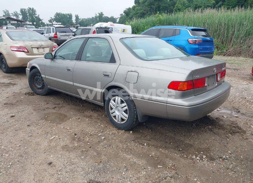 Photo 3 of 2000 Toyota Camry LE (VIN 4T1BG28K1YU683378)
