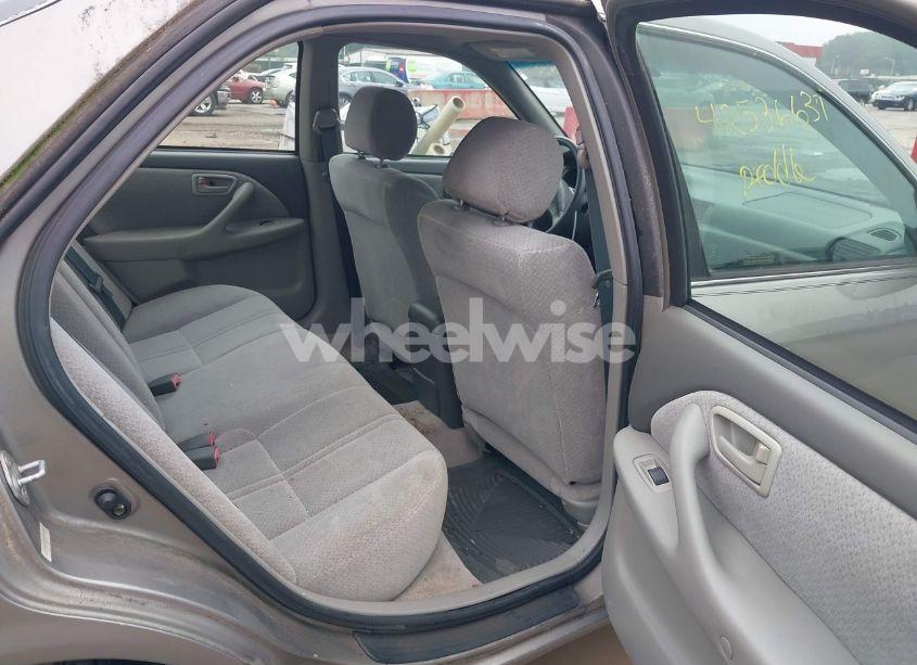 Photo 8 of 2000 Toyota Camry LE (VIN 4T1BG28K1YU683378)