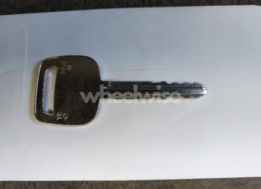 Photo 11 of 2001 Toyota Camry LE (VIN 4T1BG28K21U018298)