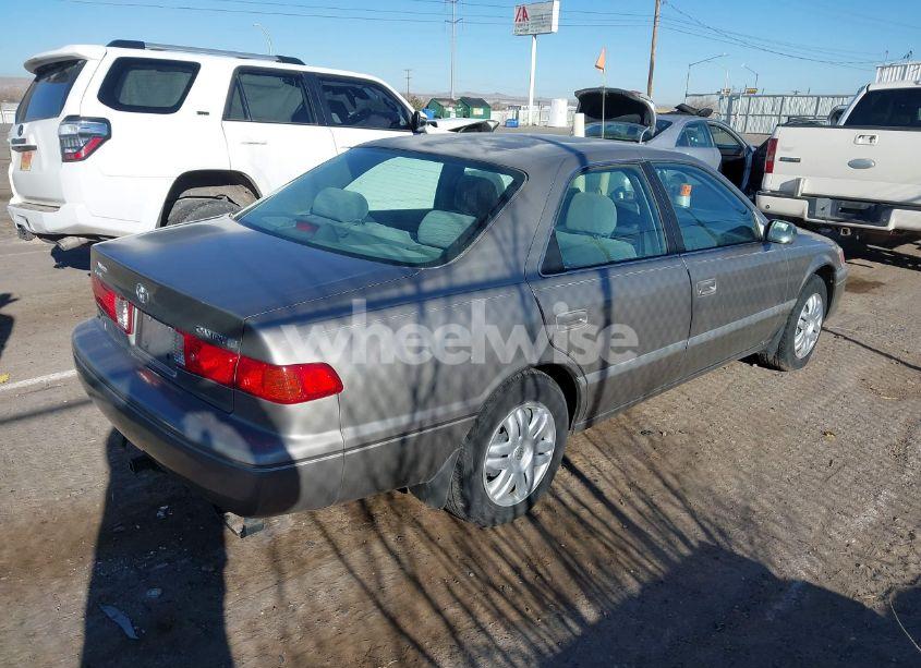 Photo 4 of 2001 Toyota Camry LE (VIN 4T1BG28K21U018298)