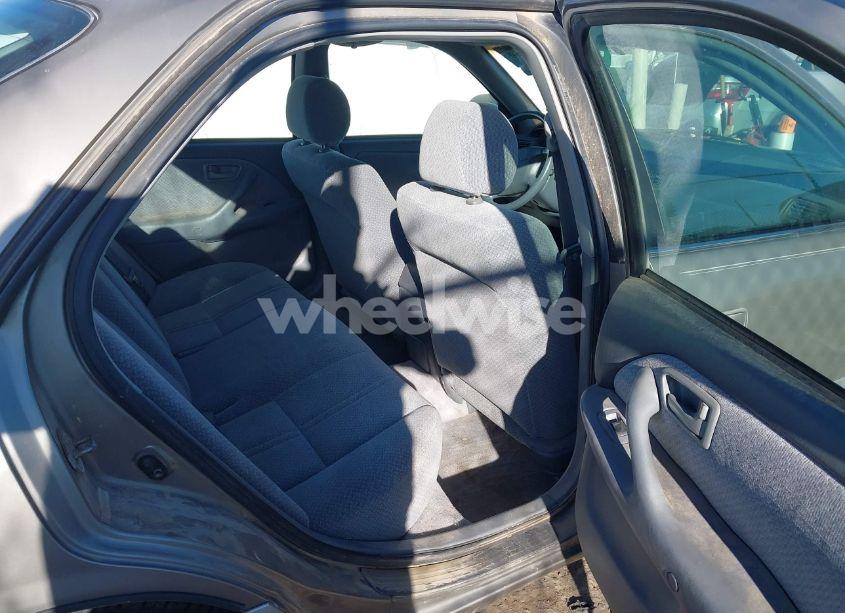 Photo 8 of 2001 Toyota Camry LE (VIN 4T1BG28K21U018298)