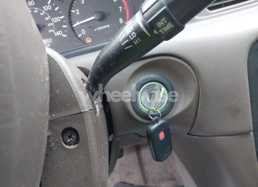 Photo 11 of 2001 Toyota Camry LE (VIN 4T1BG28K21U772091)