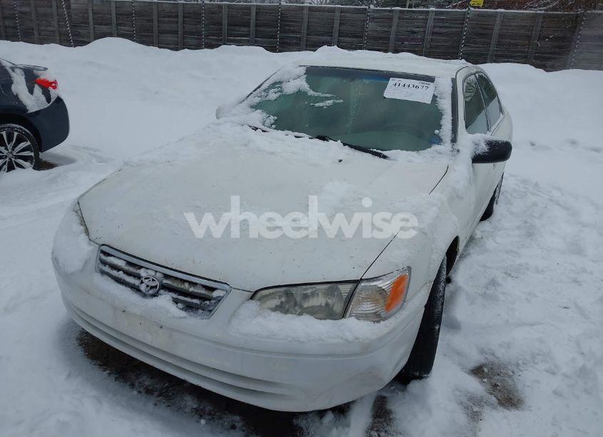 Photo 2 of 2001 Toyota Camry LE (VIN 4T1BG28K21U772091)