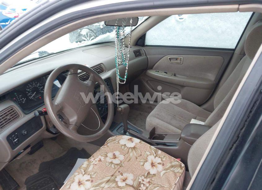 Photo 5 of 2001 Toyota Camry LE (VIN 4T1BG28K21U772091)