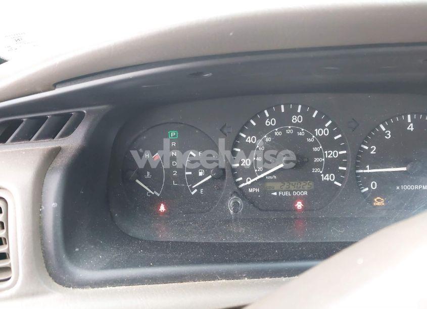 Photo 7 of 2001 Toyota Camry LE (VIN 4T1BG28K21U772091)