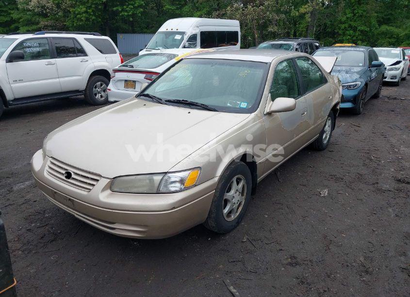 Photo 2 of 1998 Toyota Camry XLE (VIN 4T1BG28K2WU288445)