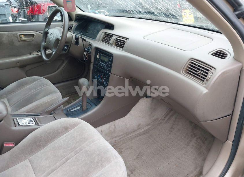 Photo 5 of 1998 Toyota Camry XLE (VIN 4T1BG28K2WU288445)