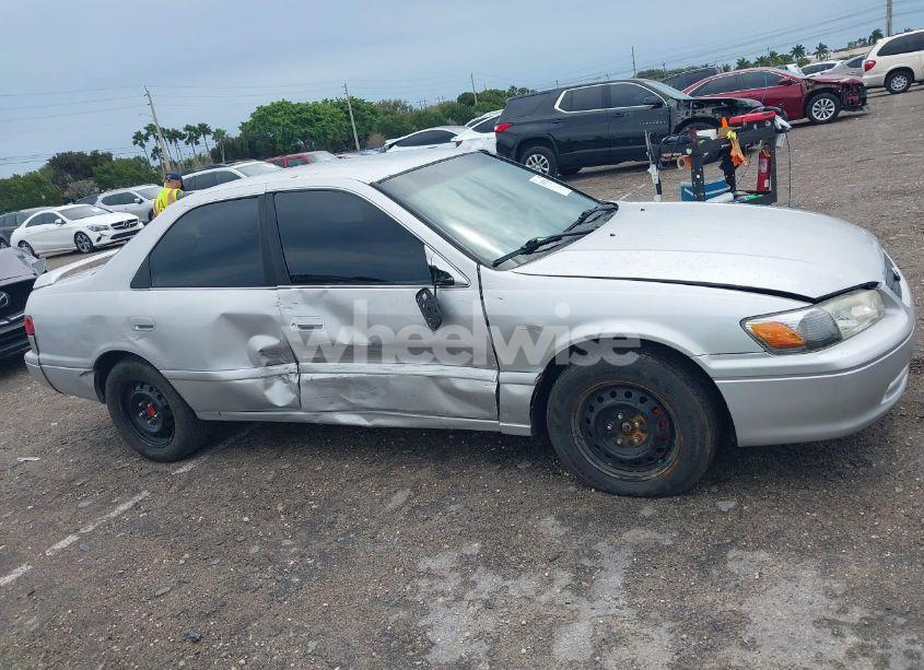 Photo 12 of 2000 Toyota Camry LE (VIN 4T1BG28K2YU705100)