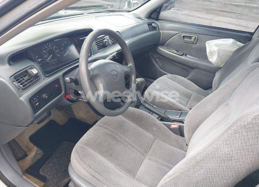 Photo 5 of 2000 Toyota Camry LE (VIN 4T1BG28K2YU705100)