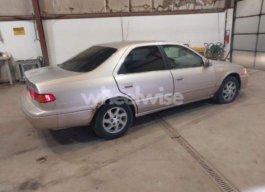 Photo 4 of 2000 Toyota Camry LE (VIN 4T1BG28K2YU962239)