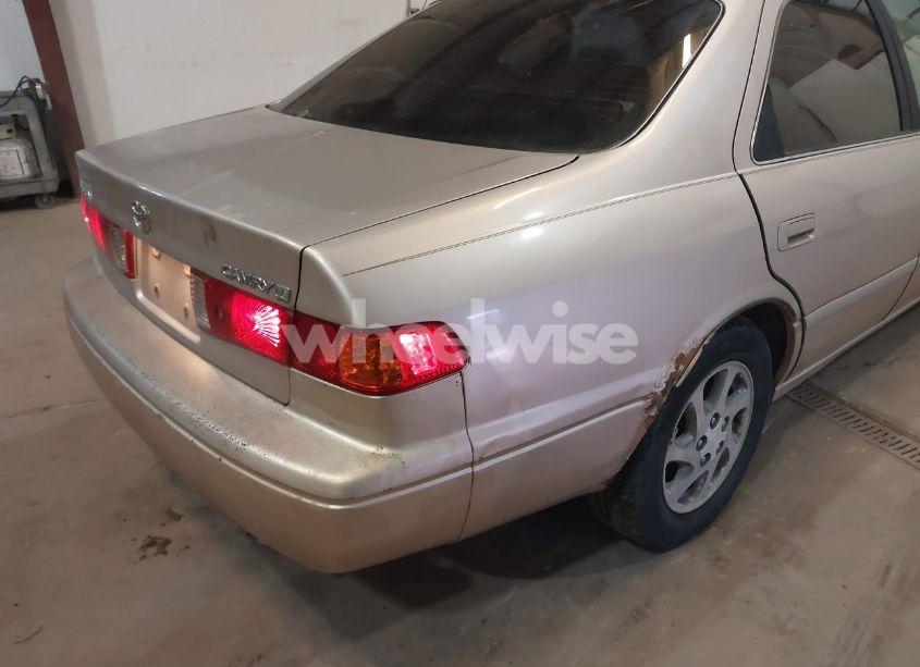 Photo 6 of 2000 Toyota Camry LE (VIN 4T1BG28K2YU962239)