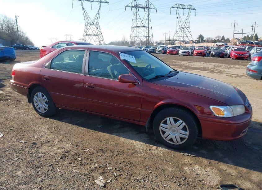 2000 Toyota Camry LE (VIN 4T1BG28K2YU971040) main photo