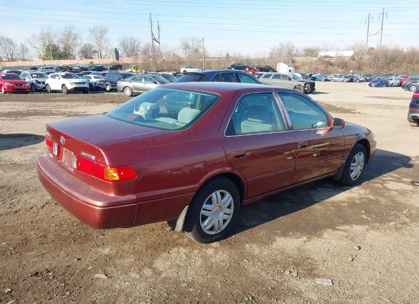 Photo 4 of 2000 Toyota Camry LE (VIN 4T1BG28K2YU971040)