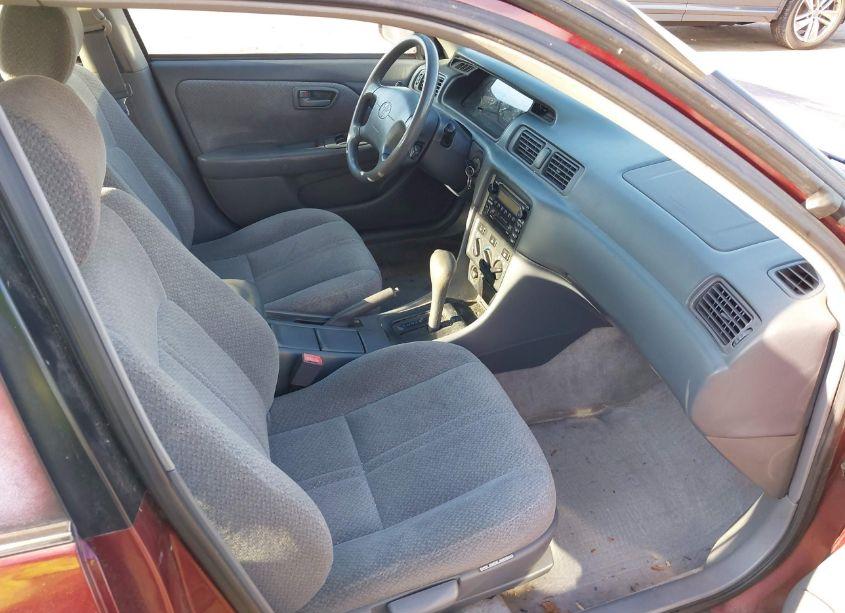 Photo 5 of 2000 Toyota Camry LE (VIN 4T1BG28K2YU971040)