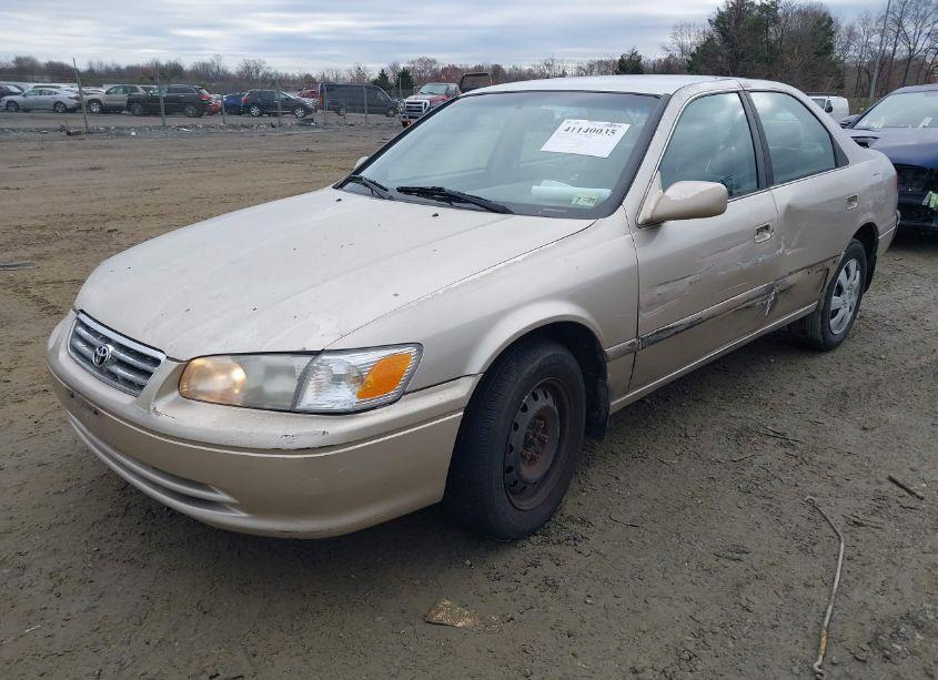 Photo 2 of 2000 Toyota Camry LE (VIN 4T1BG28K2YU978005)