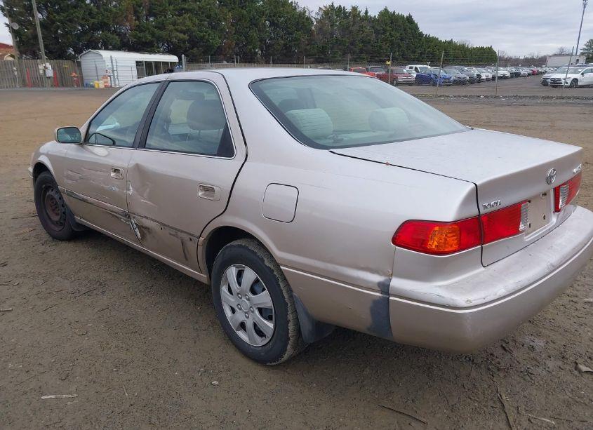 Photo 3 of 2000 Toyota Camry LE (VIN 4T1BG28K2YU978005)