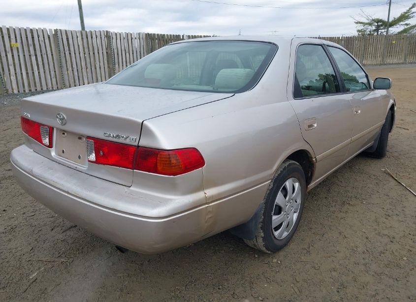 Photo 4 of 2000 Toyota Camry LE (VIN 4T1BG28K2YU978005)