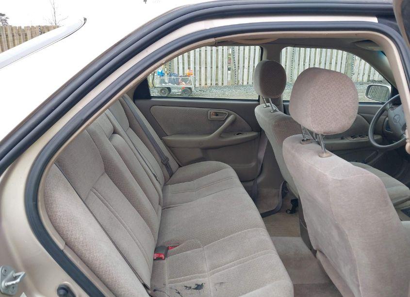 Photo 8 of 2000 Toyota Camry LE (VIN 4T1BG28K2YU978005)