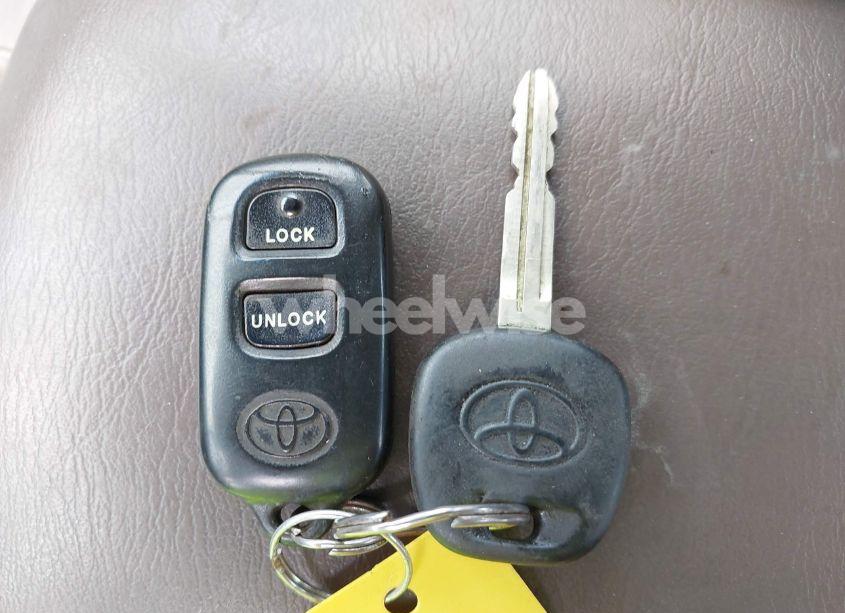 Photo 11 of 2000 Toyota Camry XLE (VIN 4T1BG28K2YU984497)