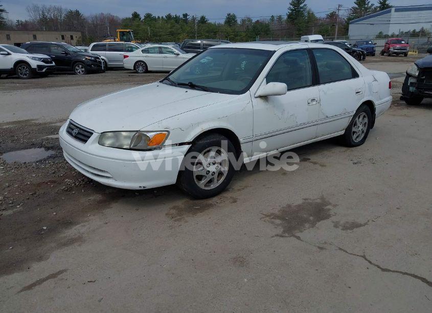 Photo 2 of 2000 Toyota Camry XLE (VIN 4T1BG28K2YU984497)