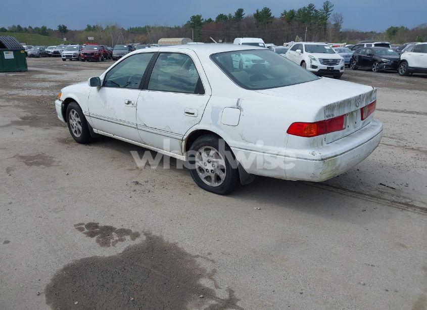 Photo 3 of 2000 Toyota Camry XLE (VIN 4T1BG28K2YU984497)