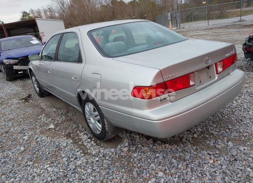 Photo 3 of 2001 Toyota Camry LE (VIN 4T1BG28K31U046448)