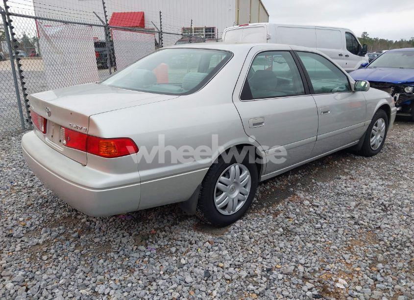 Photo 4 of 2001 Toyota Camry LE (VIN 4T1BG28K31U046448)