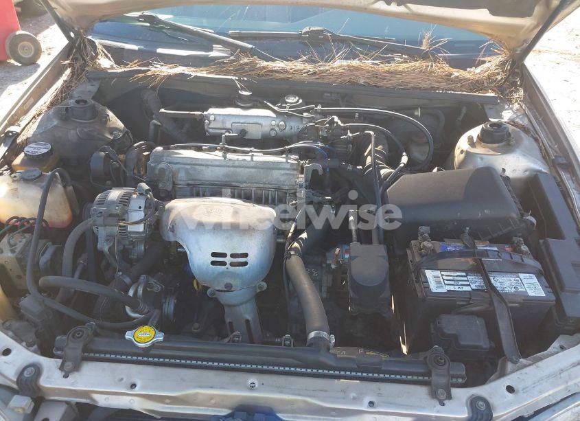 Photo 10 of 2000 Toyota Camry LE (VIN 4T1BG28K5YU670178)