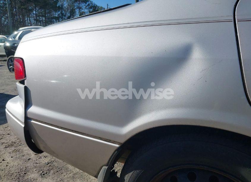 Photo 16 of 2000 Toyota Camry LE (VIN 4T1BG28K5YU670178)