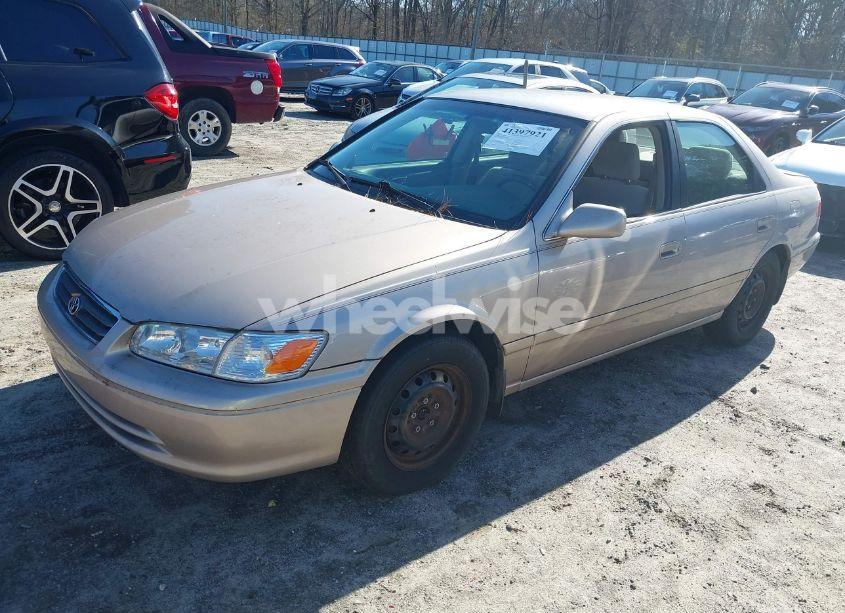 Photo 2 of 2000 Toyota Camry LE (VIN 4T1BG28K5YU670178)