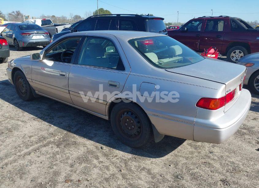 Photo 3 of 2000 Toyota Camry LE (VIN 4T1BG28K5YU670178)