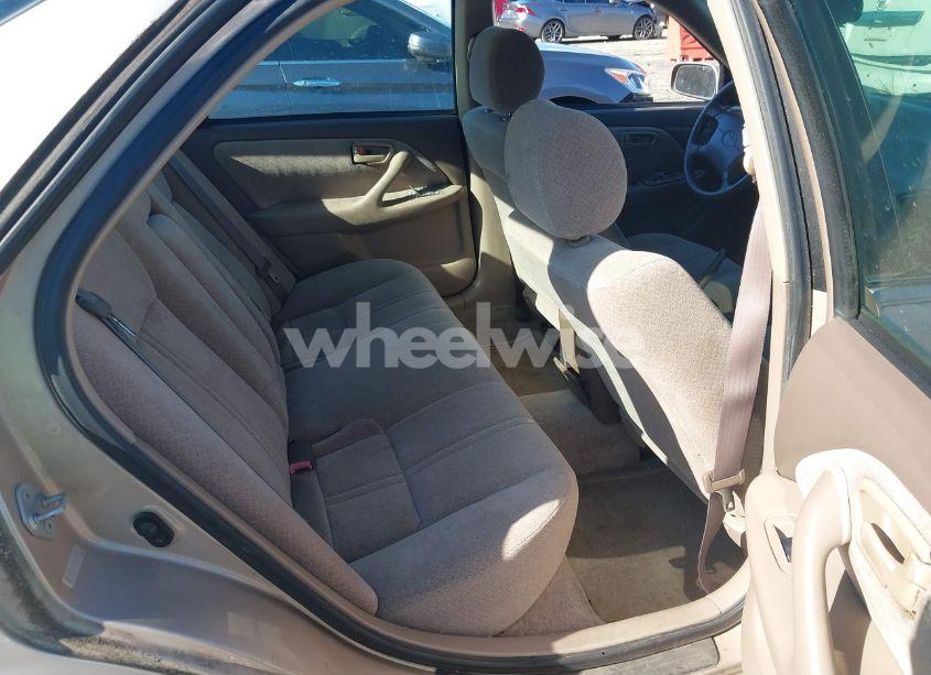 Photo 8 of 2000 Toyota Camry LE (VIN 4T1BG28K5YU670178)