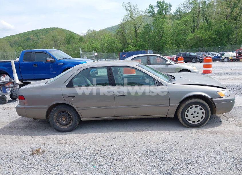 Photo 13 of 1998 Toyota Camry LE (VIN 4T1BG28K6WU331314)